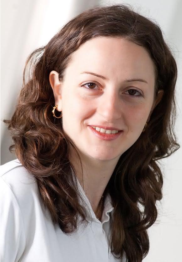 Dr. Elham Kayvanpour