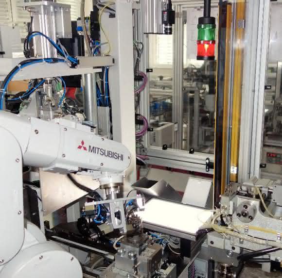 Mitsubishi-Roboter bei Werma Robotergestützten Herstellung von Signalleuchten