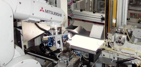 Mitsubishi-Roboter bei Werma Robotergestützten Herstellung von Signalleuchten