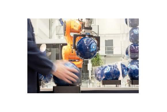 Mensch und Roboter