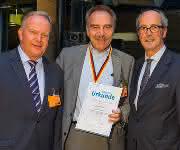 Übergabe der Ehrenmedaille Übergabe der Ehrenmedaille