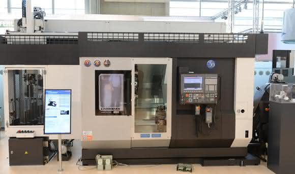 Das Doppeldrehzentrum Okuma LT2000 ist perfekt für die Bearbeitung komplexer Werkstücke von mittleren bis großen Losgrößen geeignet. Das Doppeldrehzentrum Okuma LT2000 ist perfekt für die Bearbeitung komplexer Werkstücke von mittleren bis großen Losgrößen geeignet.