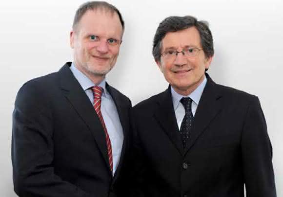 Thomas Brüser (l.) übergibt die Geschäftsführung an Luigi Adriano (r.)