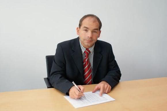 Armin Schlenk Amin Schlenk von Yaskawa