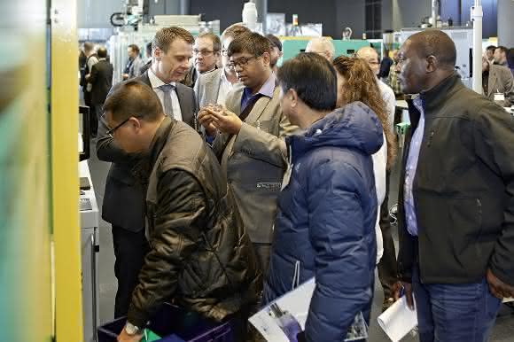 Arburg Technologietage 2015 Besucher bei Arburg