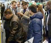 Arburg Technologietage 2015 Besucher bei Arburg