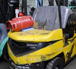 Gabelstapler vor der Aufbereitung Wertz bereitet Gabelstapler auf