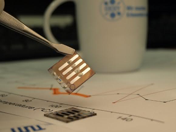 Kunststoff-Solarzellen: Magnetische Nanopartikel steigern Leistung