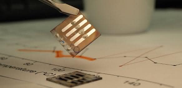 Kunststoff-Solarzellen: Magnetische Nanopartikel steigern Leistung