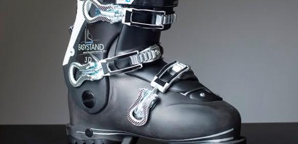 Skistiefel samt drei Inneneinlagen als Prototyp auf der ISPO: Der Schuh kommt aus dem Drucker
