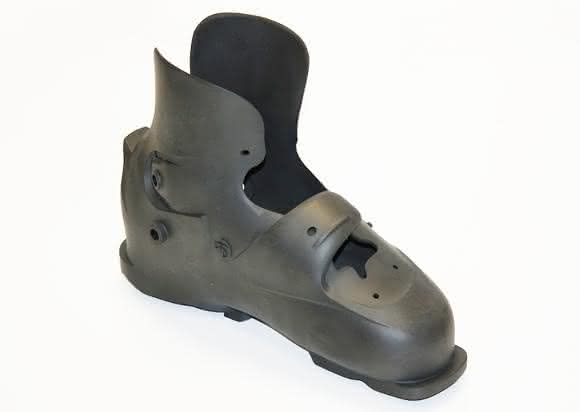 Skistiefel samt drei Inneneinlagen als Prototyp auf der ISPO: Der Schuh kommt aus dem Drucker