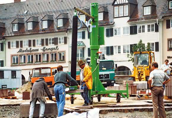 Schlauchheber Jumbo im Einsatz Ungewöhnliche Momente in 30 Jahren Vakuum-Technik bei Schmalz: Die Kronprinzessin und das Vakuum