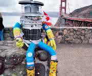 Hichtbot am Straßenrand Der trampende Roboter bereist Deutschland: Hitchbot ist on Tour