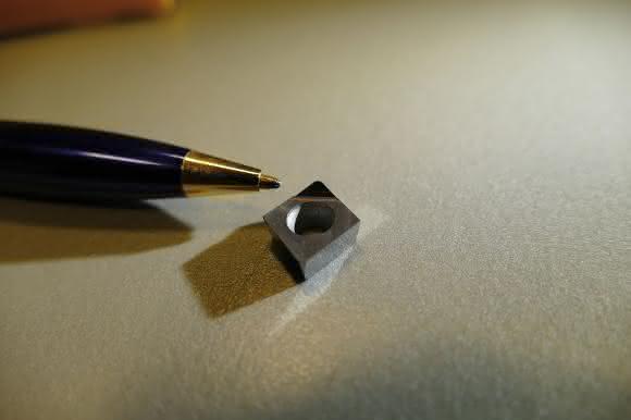 Eine Schneidplatte mit CVD-Diamant-Schneide Eine Schneidplatte mit CVD-Diamant-Schneide