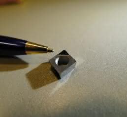 Eine Schneidplatte mit CVD-Diamant-Schneide Eine Schneidplatte mit CVD-Diamant-Schneide