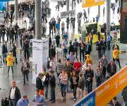 Besucher auf der Motek Stuttgart baut – auch an der Messe: Motek mit komplett neuem Hallenlayout