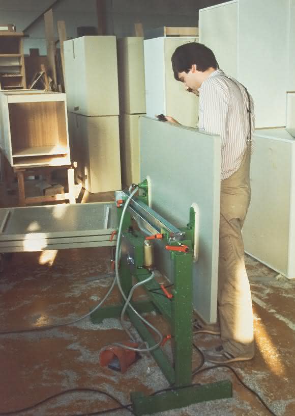 Der erste pneumatische Vakuum-Arbeitstisch PVT Ungewöhnliche Momente in 30 Jahren Vakuum-Technik bei Schmalz: Die Kronprinzessin und das Vakuum