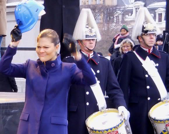 Schwedische Thronfolgerin Victoria Ungewöhnliche Momente in 30 Jahren Vakuum-Technik bei Schmalz: Die Kronprinzessin und das Vakuum