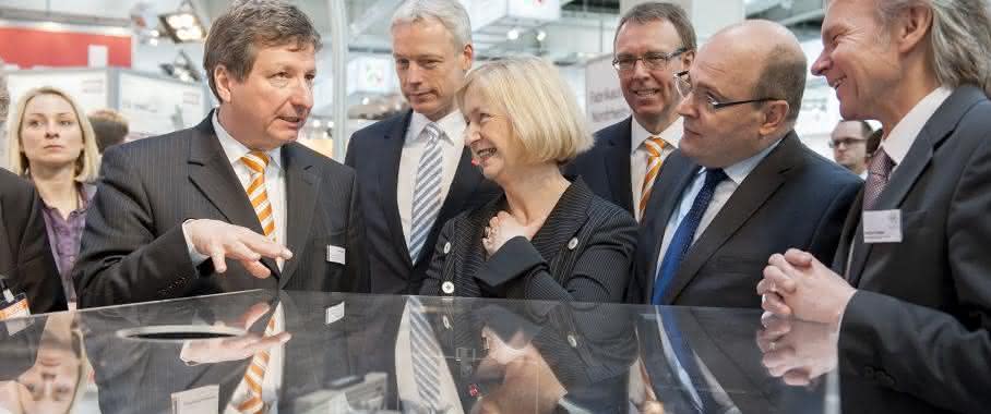 Prof. Dr. Johanna Wanka auf dem OWL Gemeinschaftsstand