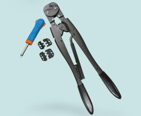 Verbinder von TE Connectivity Handwerkzeug aus dem Sortiment von TE Connectivity
