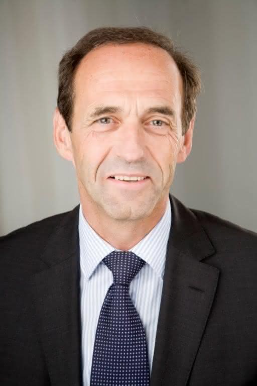 Dr. Hugo Blaum Dr. Hugo Blaum