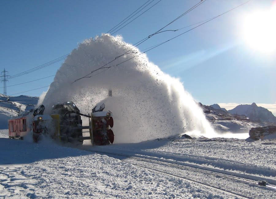 Schneeschippen par excellence: Bahn frei für die Fräswalze
