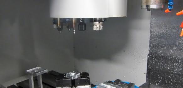 Universal-CNC-Werkzeugmaschine Universal-CNC-Werkzeugmaschine
