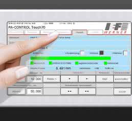 Oberfläche der PA-Control Touch Auch in der Montage: Die Größe zählt: Linearpositionierung ist wirtschaftlich