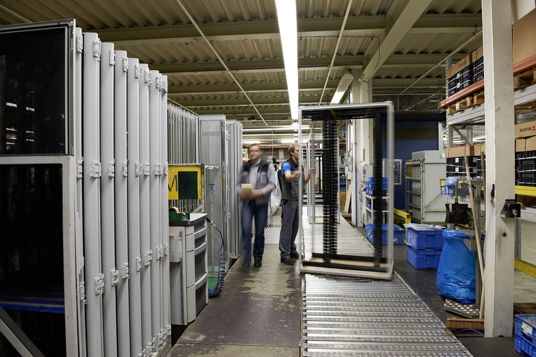 Server-Racks mit Varianten: Ran an die Maschine