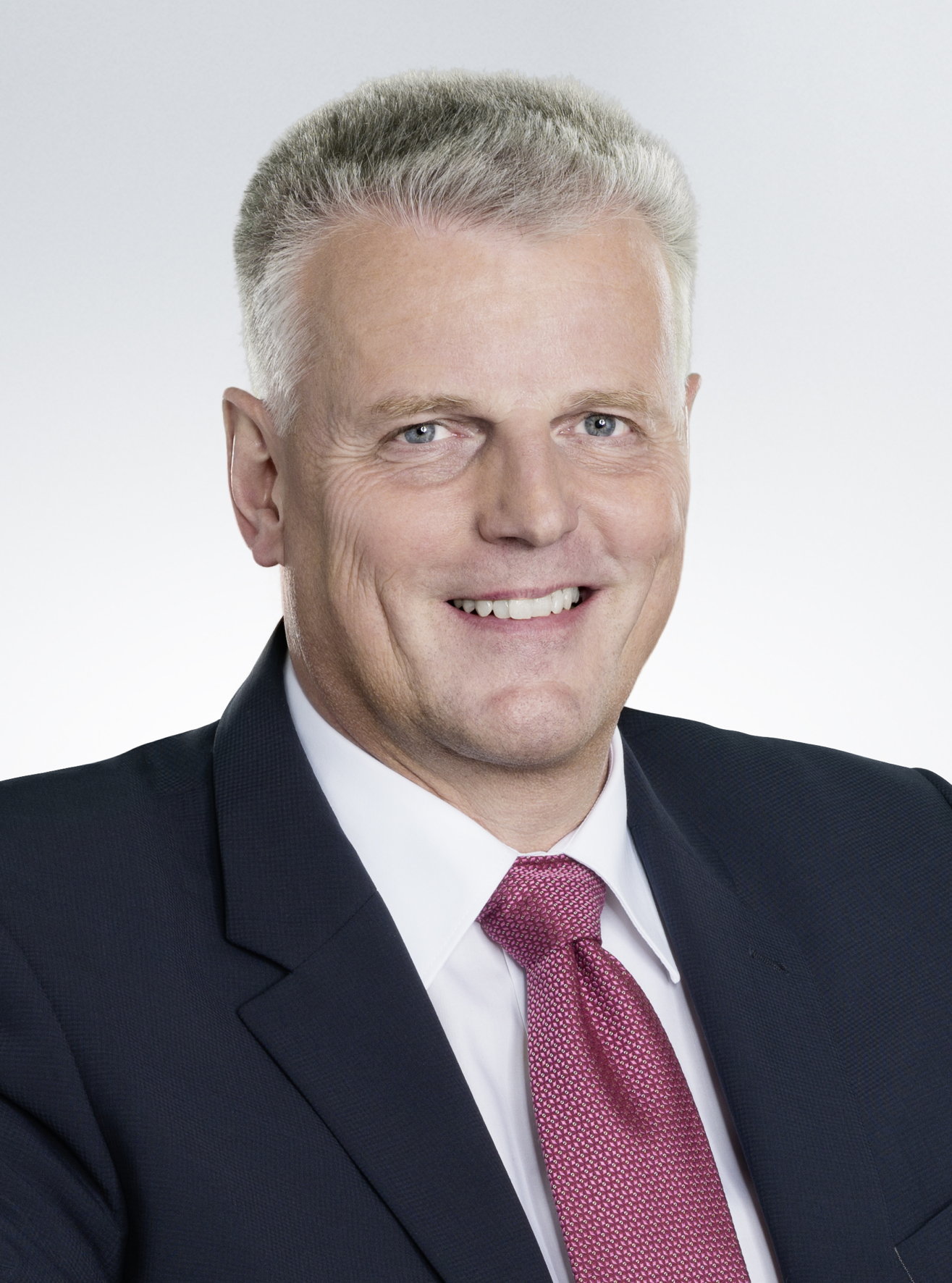 Hans Sondermann Rittal ordnet internationalen Vertrieb neu: Sondermann: Von SEW zu Rittal