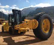 Hyster Gabelstapler H16XM-6 mit Reifenklammer Hyster Gabelstapler H16XM-6 mit Reifenklammer