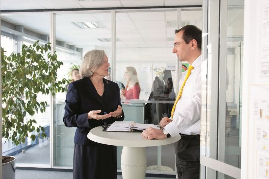 Renate Pilz SPS IPC Drives im Fokus: Morgen erscheint die neue SCOPE