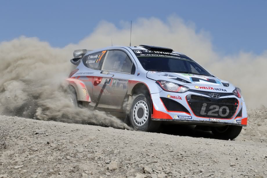 Hyundai i20 mit Thierry Neuville Hyundai i20 mit Thierry Neuville