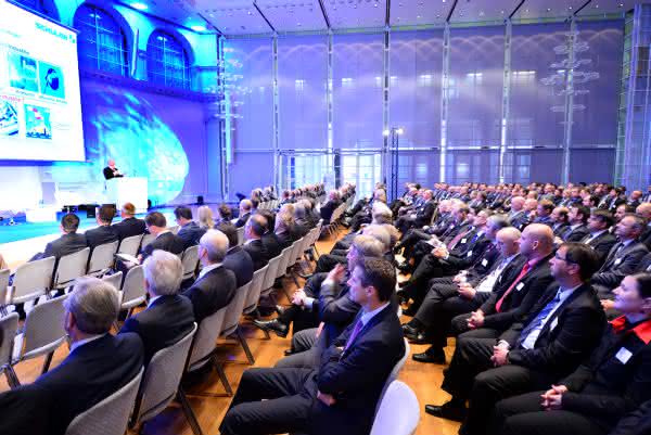 Schuler Management Kongress Gipfeltreffen der Umformspezialisten: Erster Schuler Management Kongress