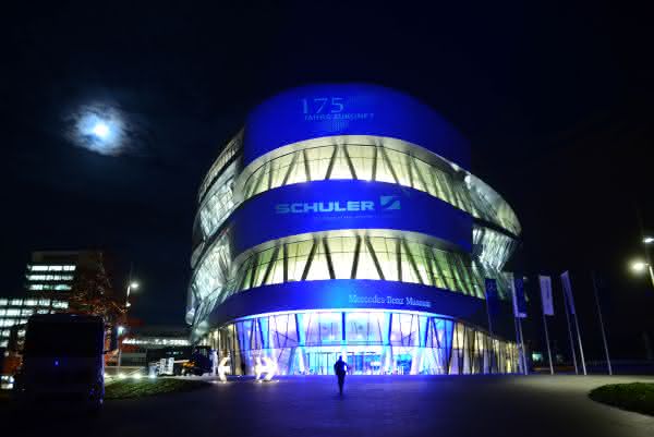 Mercedes Benz-Museum Gipfeltreffen der Umformspezialisten: Erster Schuler Management Kongress