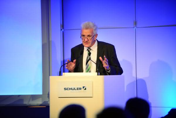 Winfried Kretschmann Gipfeltreffen der Umformspezialisten: Erster Schuler Management Kongress
