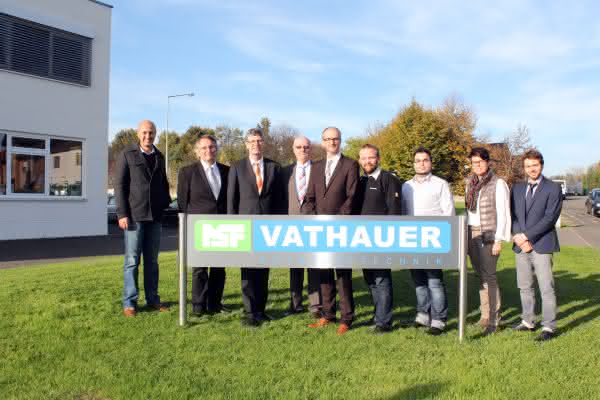 MdB informiert sich über drahtlose Energieübertragung: Christian Haase besucht MSF Vathauer