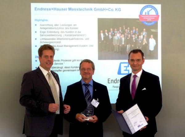 Volker Stich - Günther Lukassen - Patrick Scholl Vertrieb erhält Preis im Konsortial-Benchmarking "Lean Services": Endress+Hauser unter Deutschlands besten Dienstleistern