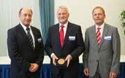 Reges Ehrenamt: VDI-Ehrenplakette für Prof. Jürgen Kletti