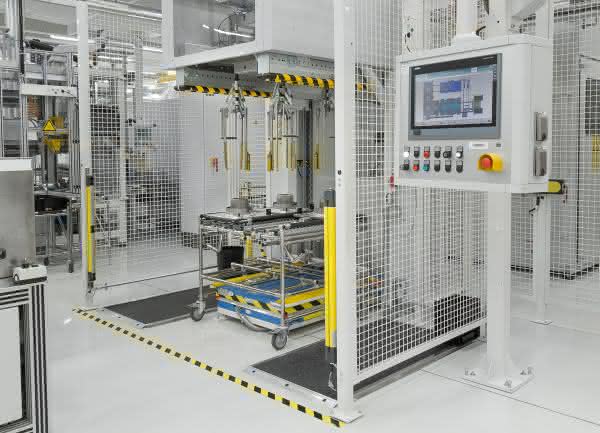 Siemens-Werk in Bad Neustadt Synchronmaschine für elektrischen Hinterachsantrieb als erstes Produkt: Siemens eröffnet neue E-Motorenproduktion
