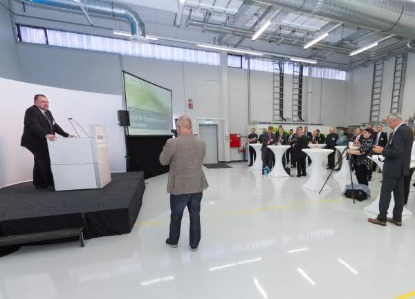 Siegfried Russwurm Synchronmaschine für elektrischen Hinterachsantrieb als erstes Produkt: Siemens eröffnet neue E-Motorenproduktion