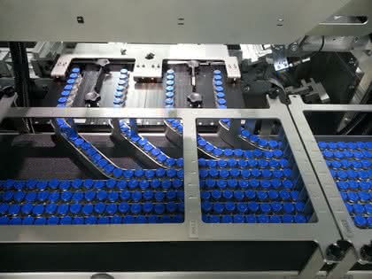 Roboter und Servos sorgen für das richtige Handlingtempo auf minimaler Fläche: Roboter im richtigen Rhythmus Roboter und Servos sorgen für das richtige Handlingtempo auf minimaler Fläche: Roboter im richtigen Rhythmus