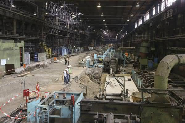 Fundamentarbeiten Kühlbett wird für 14 Millionen Euro modernisiert: Deutsche Edelstahlwerke investieren am Standort Siegen