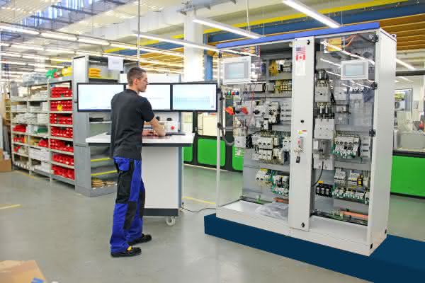 Eaton-SAE-Kooperation Komplette Maschinensteuerungen für den Nordamerika-Export: Eaton intensiviert Kooperation mit SAE