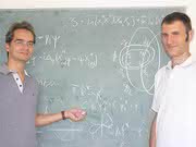 Physiker erforschen Ursprung der Elementarteilchen: Matrix-Theorie als Alternative zur String-Theorie?