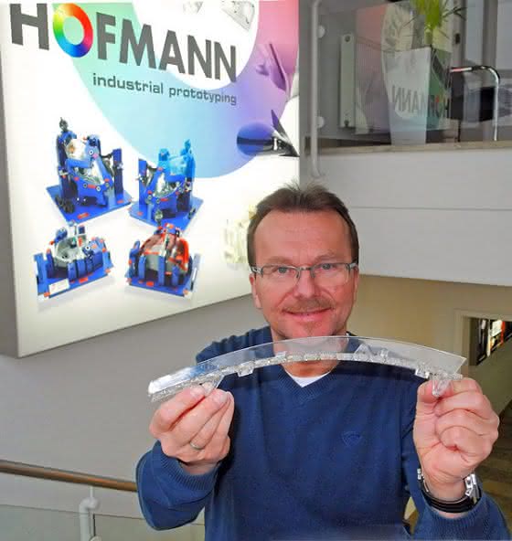 LED-Signalleuchte: „Edgelight“ von Hella am Porsche Macan LED-Signalleuchte: „Edgelight“ von Hella am Porsche Macan