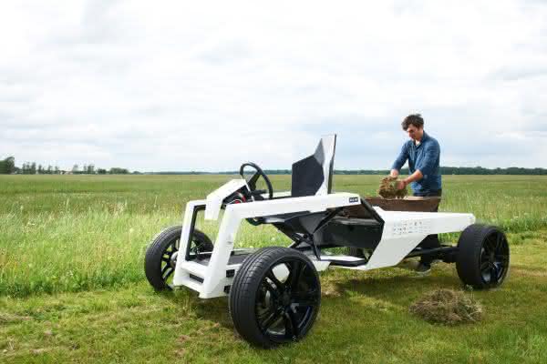 Leichtbau im Nutzfahrzeugbereich: Fraunhofer IWU zeigt Elektromobil für die Landwirtschaft Leichtbau im Nutzfahrzeugbereich: Fraunhofer IWU zeigt Elektromobil für die Landwirtschaft