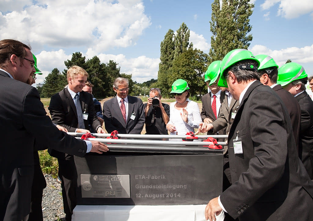 Grundstein für energieeffiziente Modellfabrik: ETA-Fabrik auf dem Campus Lichtwiese