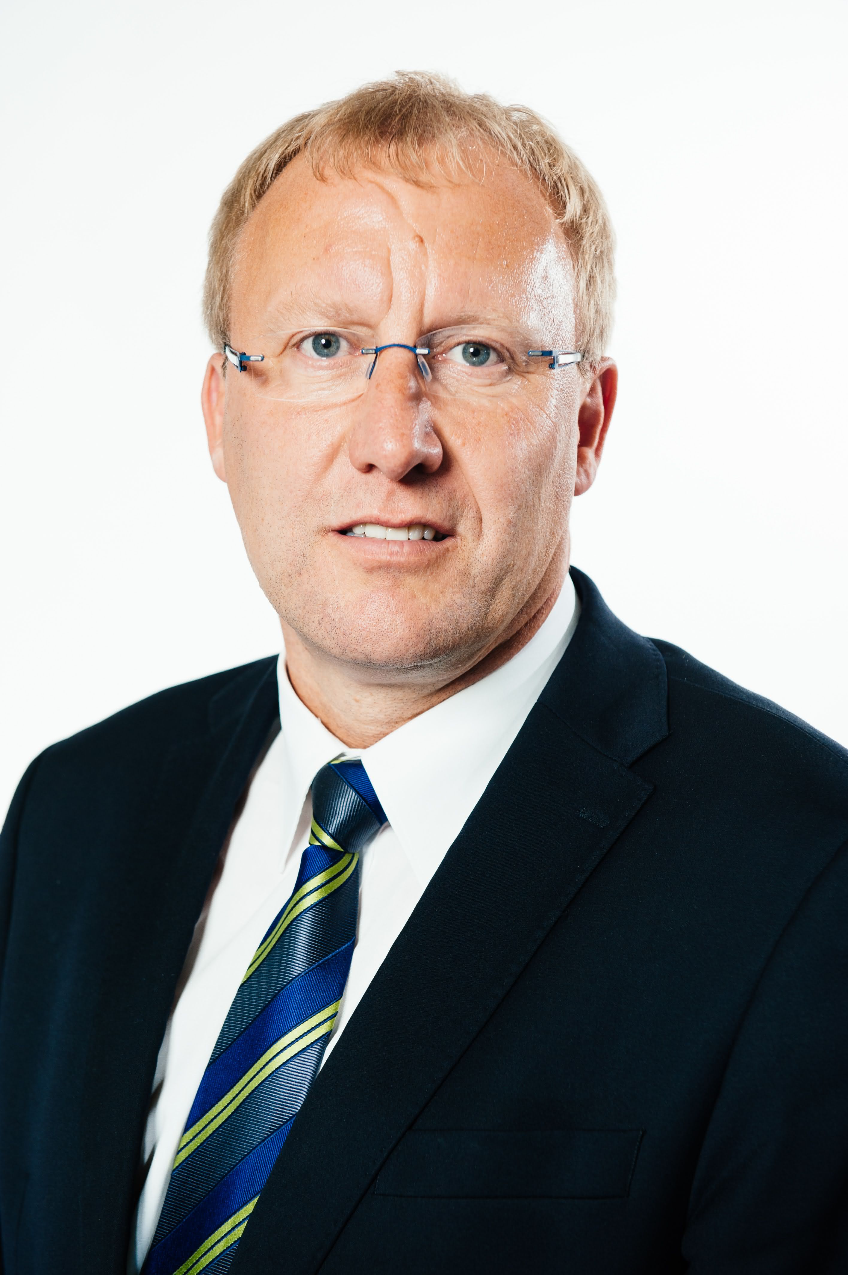 Von ABB zu Lenze: Steffen Schwerd jetzt Vertriebs-Chef bei Lenze Von ABB zu Lenze: Steffen Schwerd jetzt Vertriebs-Chef bei Lenze