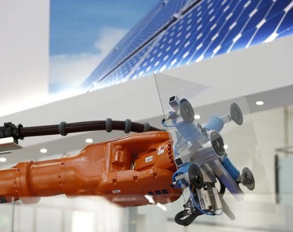 Innovative Glasmaschinenhersteller: Zahlreiche Neuheiten auf der Glasstec
